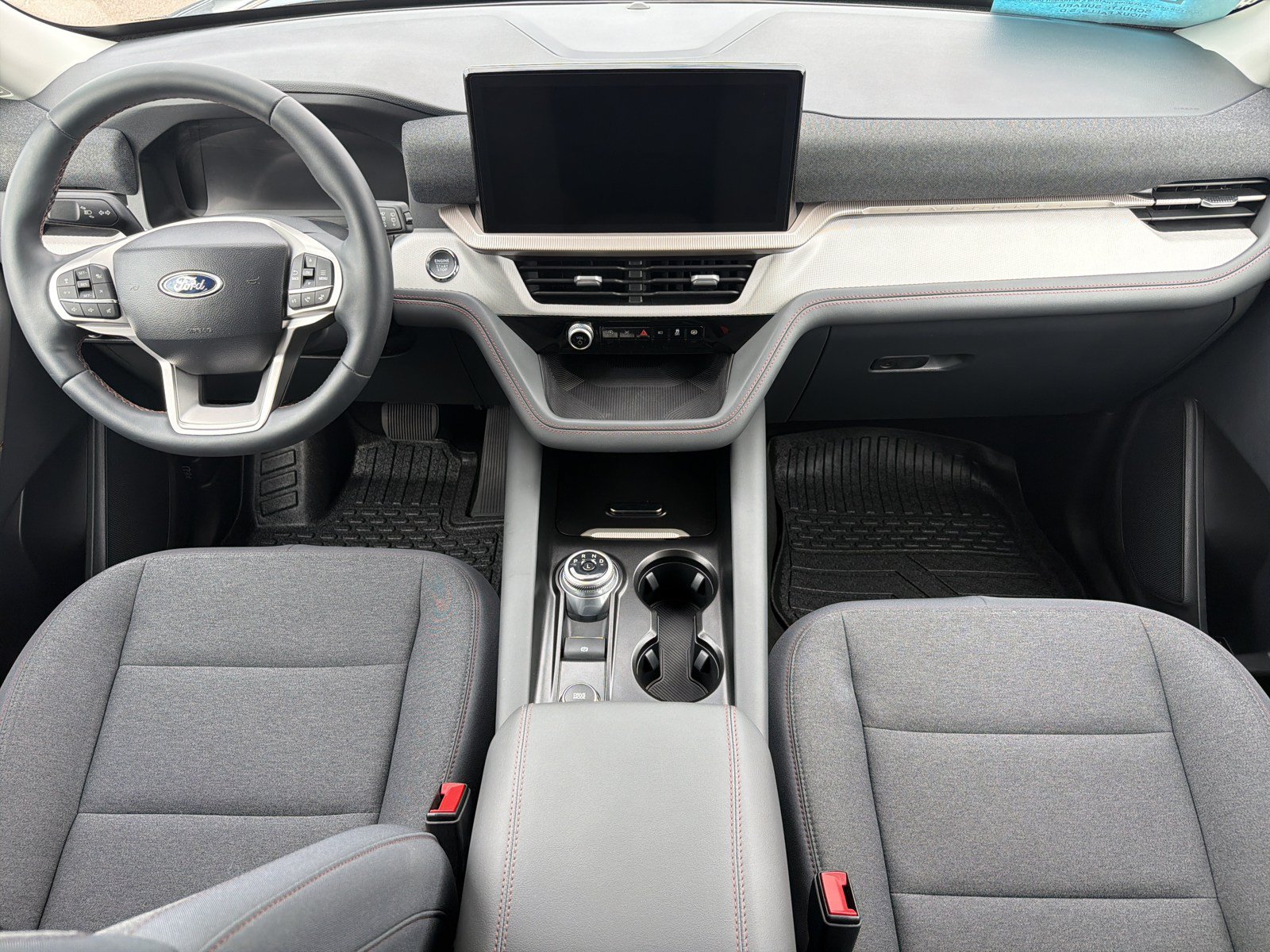 Used 2025 Ford Explorer Active AWD/4WD image 11