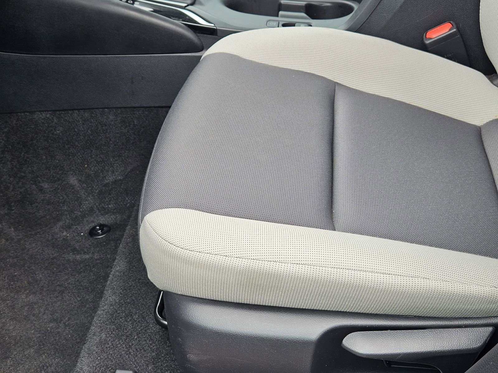 Used 2024 Toyota Corolla LE FWD image 28