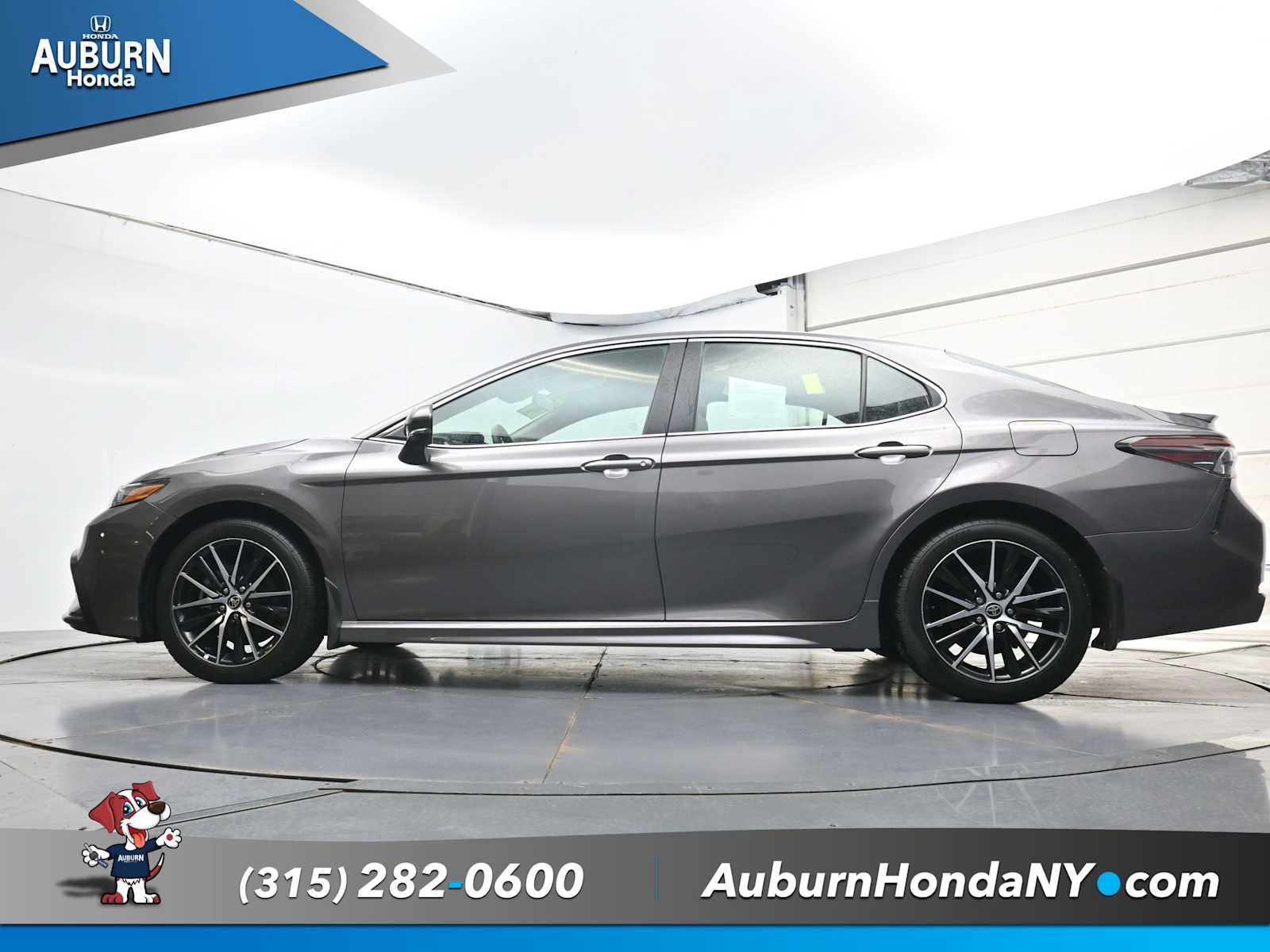 Used 2024 Toyota Camry SE AWD/4WD image 21