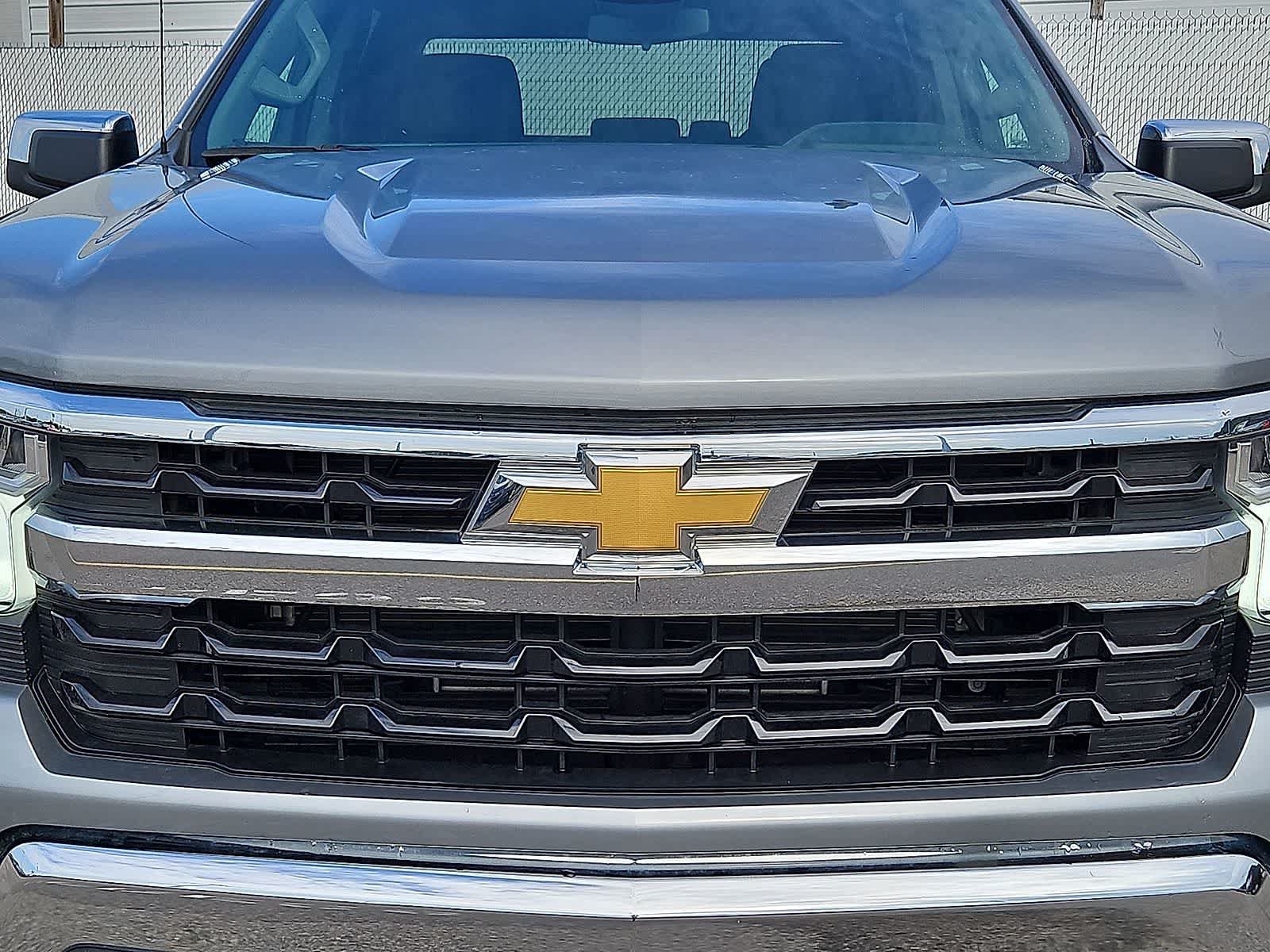 Used 2024 Chevrolet Silverado 1500 LT AWD/4WD image 34