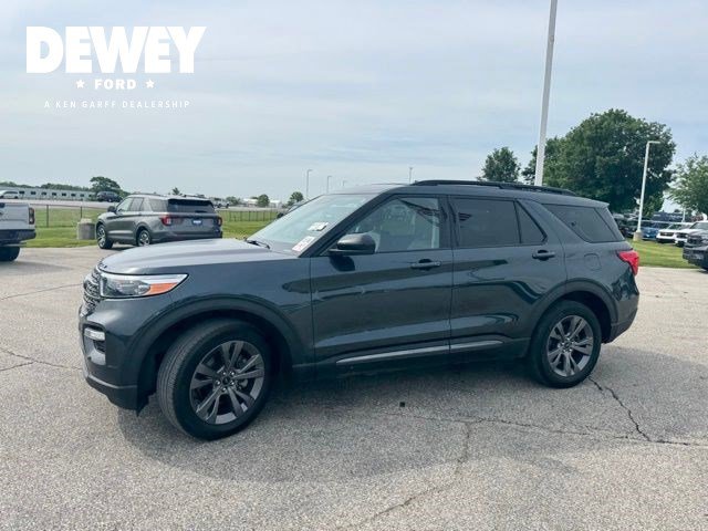 Used 2022 Ford Explorer XLT w/ Equipment Group 202A AWD/4WD image 5