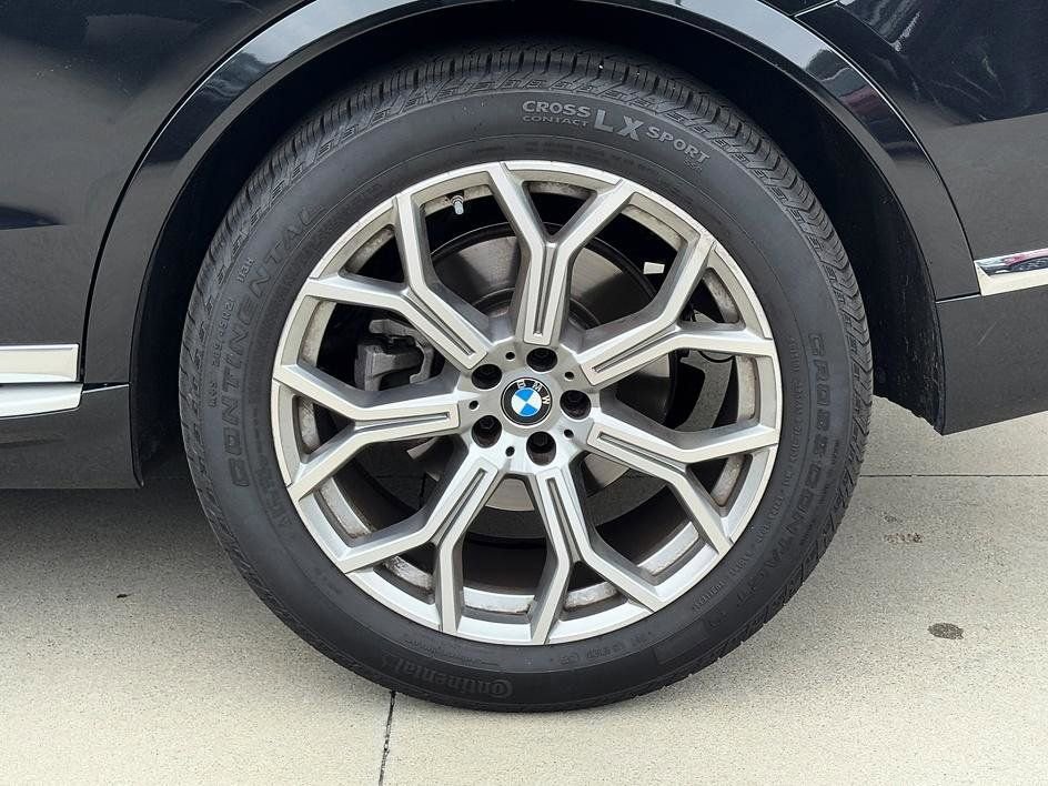 Used 2025 BMW X7 xDrive40i AWD/4WD image 15