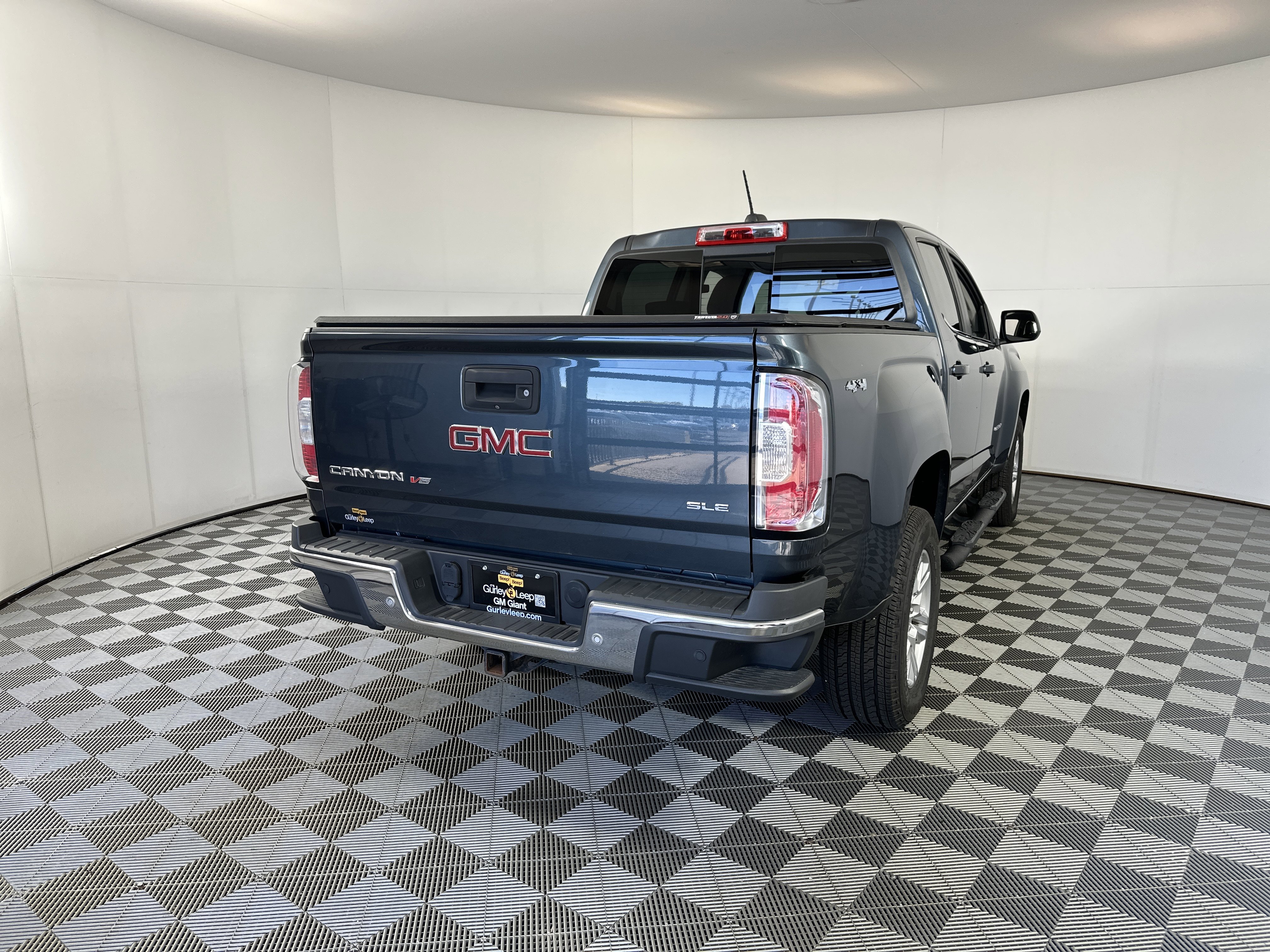Used 2019 GMC Canyon SLE w/ Driver Alert Package image 10