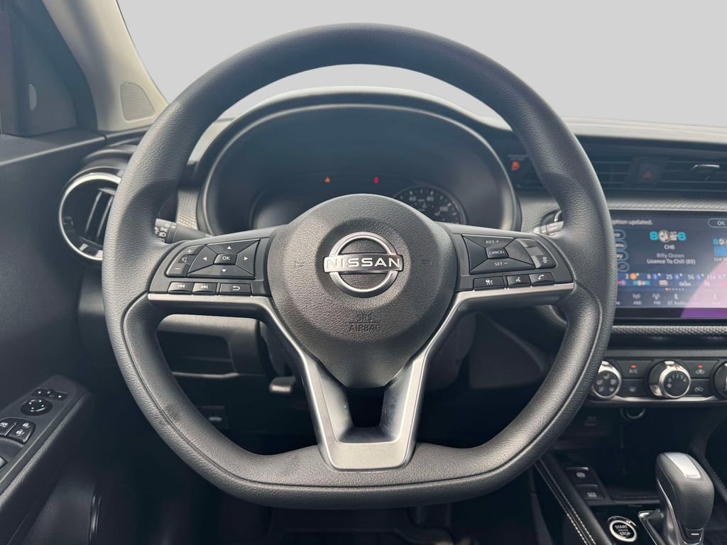 Used 2023 Nissan Kicks SV FWD image 13