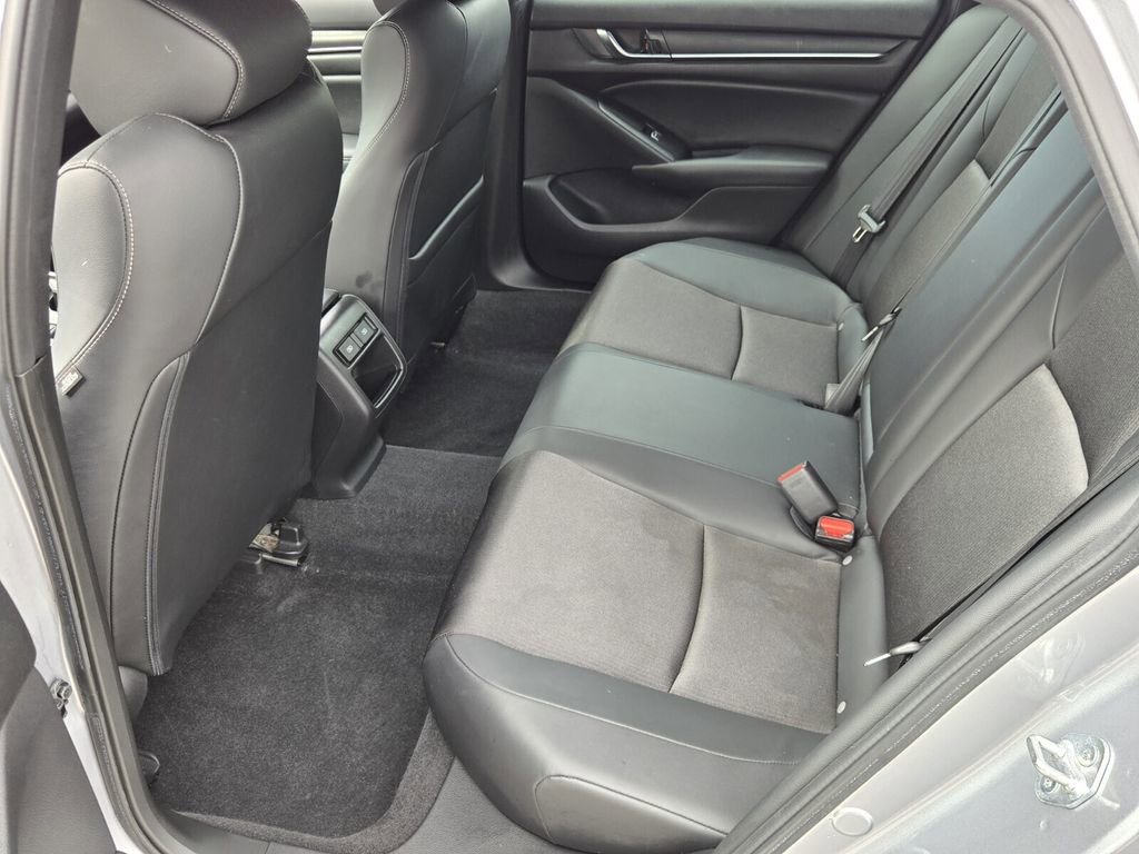 Used 2022 Honda Accord Sport image 11