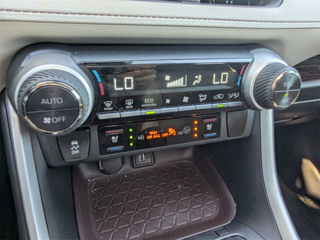 Used 2023 Toyota RAV4 Limited image 24