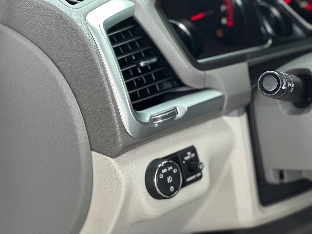 Used 2017 GMC Acadia Limited SLT FWD image 13