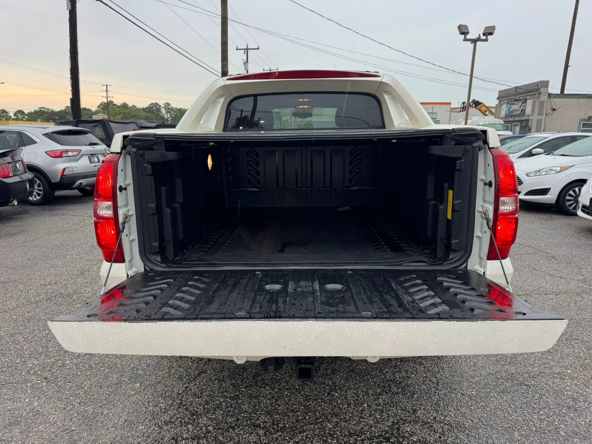Used 2012 Chevrolet Avalanche LTZ AWD/4WD image 9