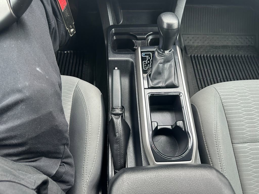 Certified 2017 Toyota Tacoma SR5 AWD/4WD image 19