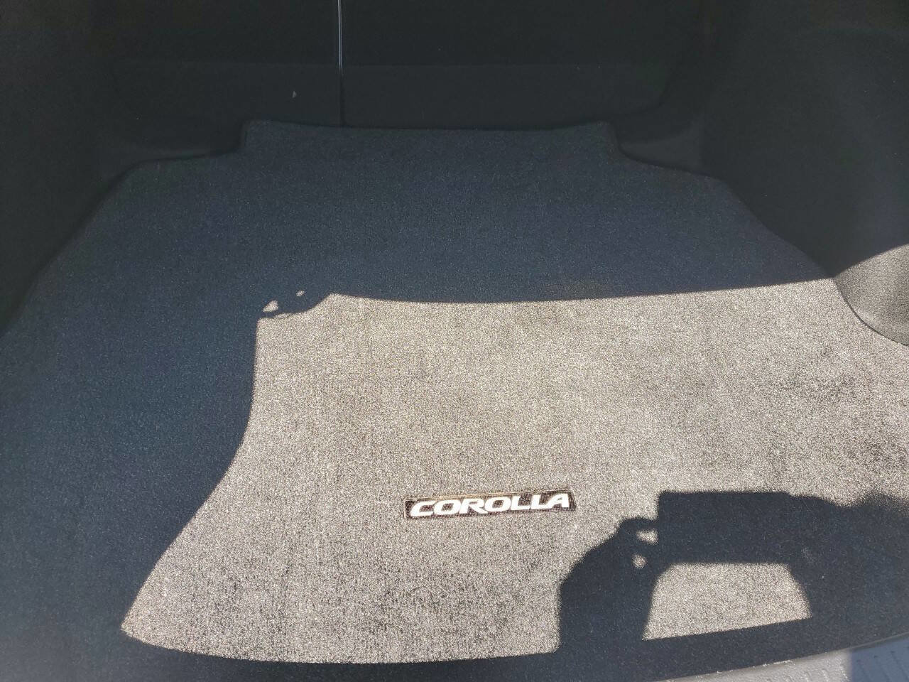 Used 2022 Toyota Corolla LE FWD image 5