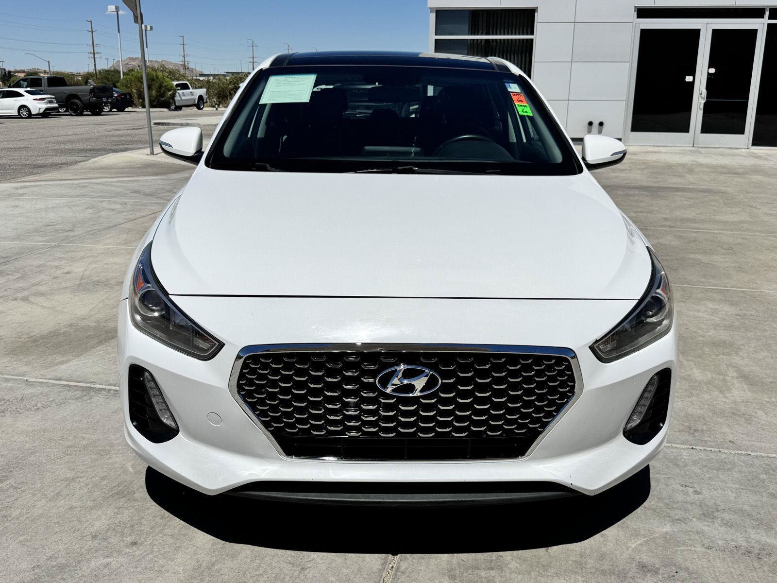 Used 2020 Hyundai Elantra GT w/ Style Package 02 FWD image 2