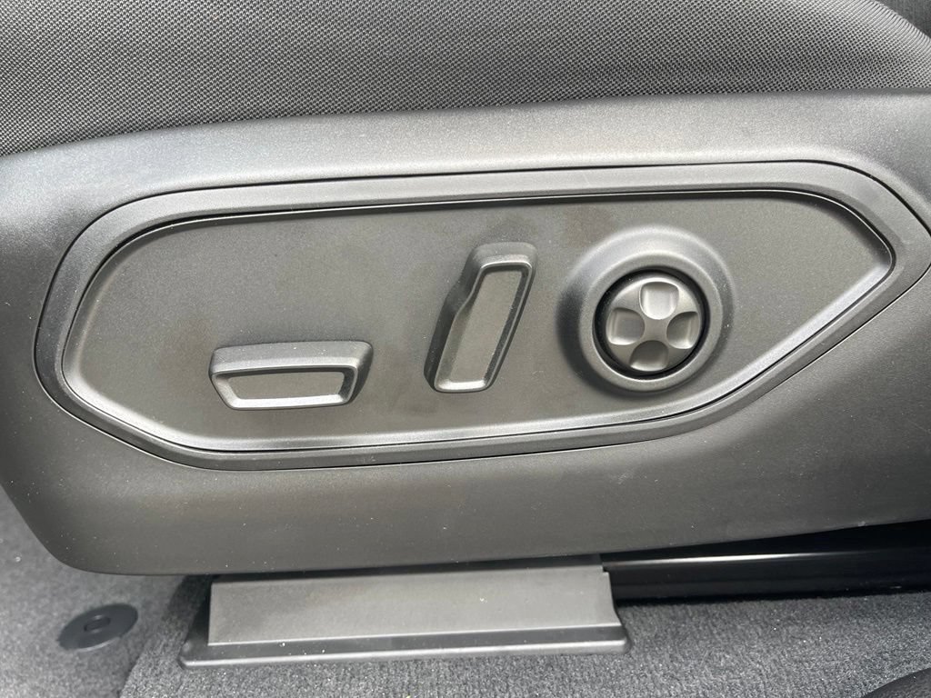 New 2026 Jeep Grand Cherokee Laredo RWD image 43