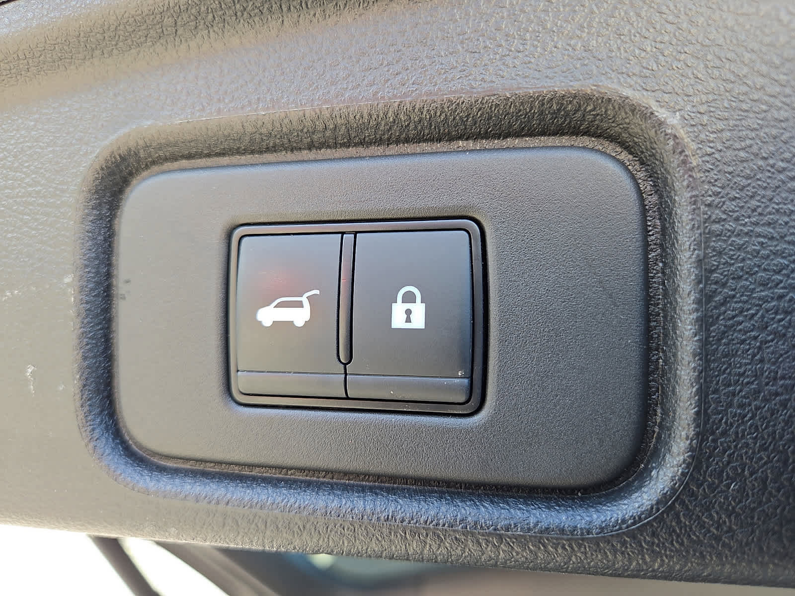 Used 2025 Nissan Pathfinder SL AWD/4WD image 29