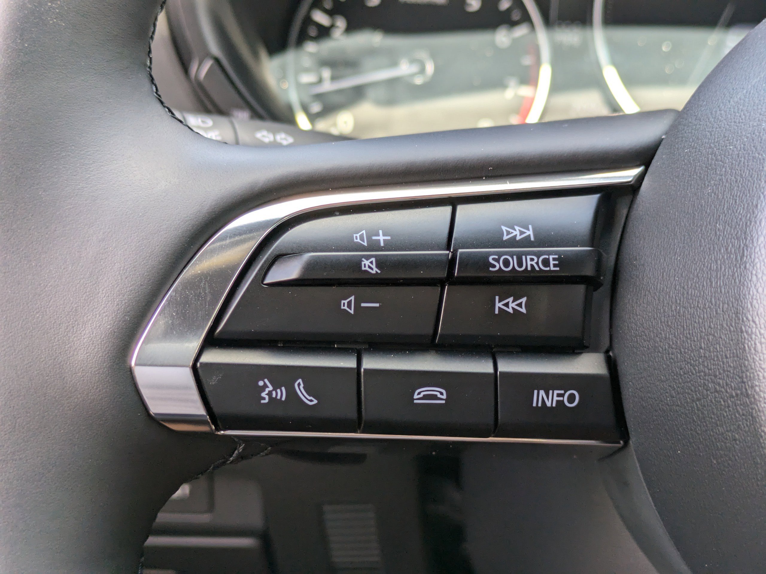 New 2025 MAZDA MAZDA3 Hatchback w/Premium Plus Pkg image 23