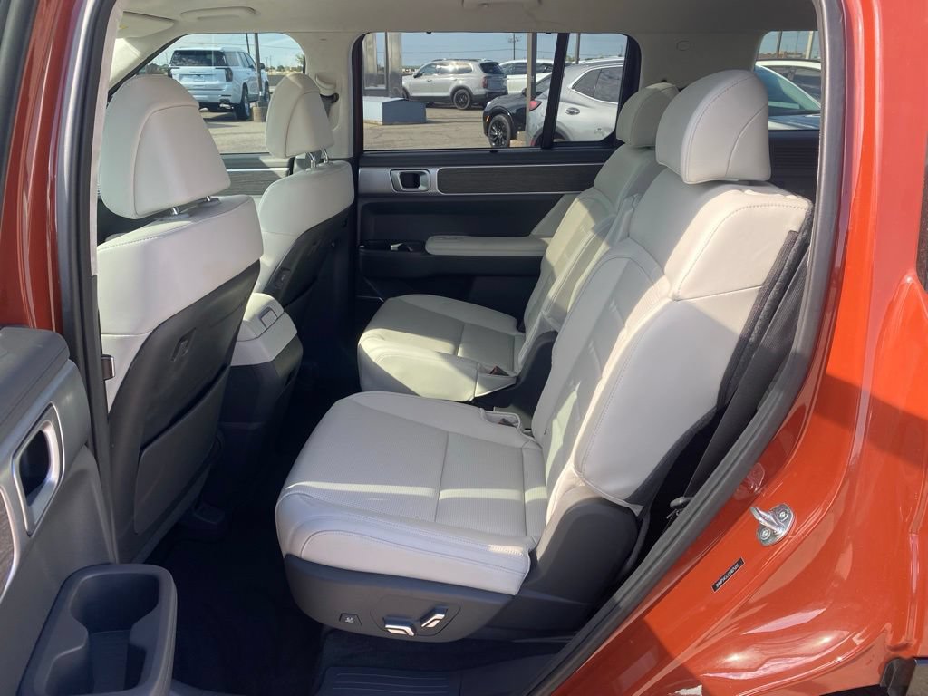 Used 2025 Hyundai Santa Fe Calligraphy w/ Tow & Go Package FWD image 12