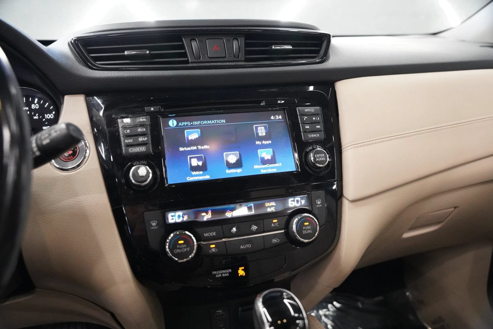 Used 2017 Nissan Rogue SL w/ SL Premium Package FWD image 24
