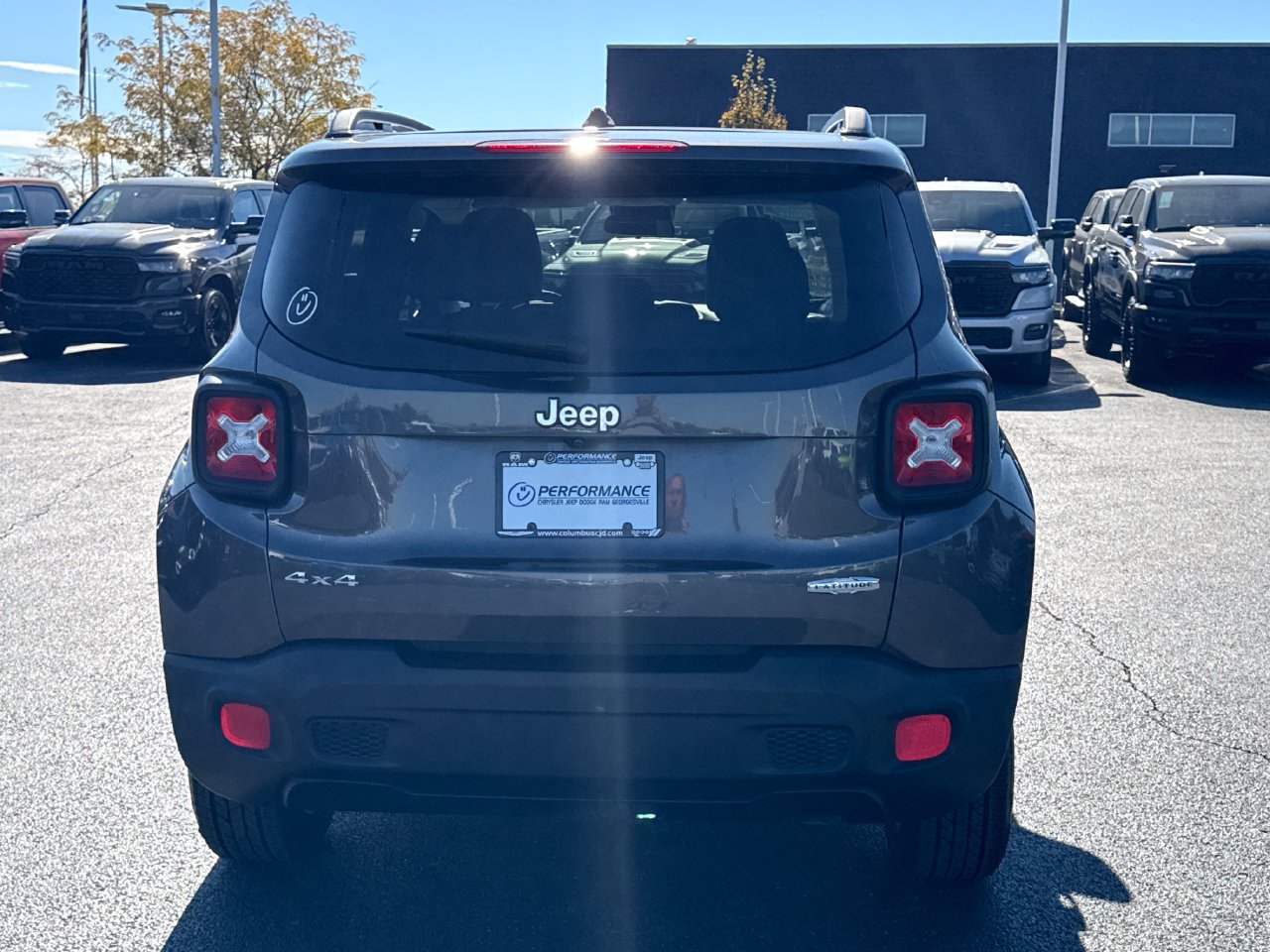 Used 2016 Jeep Renegade Latitude AWD/4WD image 4
