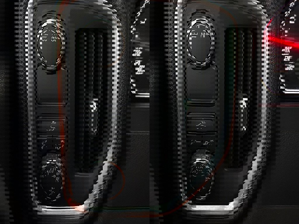 Used 2020 Chevrolet Silverado 1500 LT w/ All-Star Edition image 18