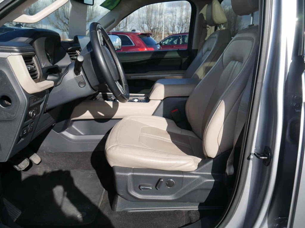 Used 2023 Ford Expedition Max Limited image 28