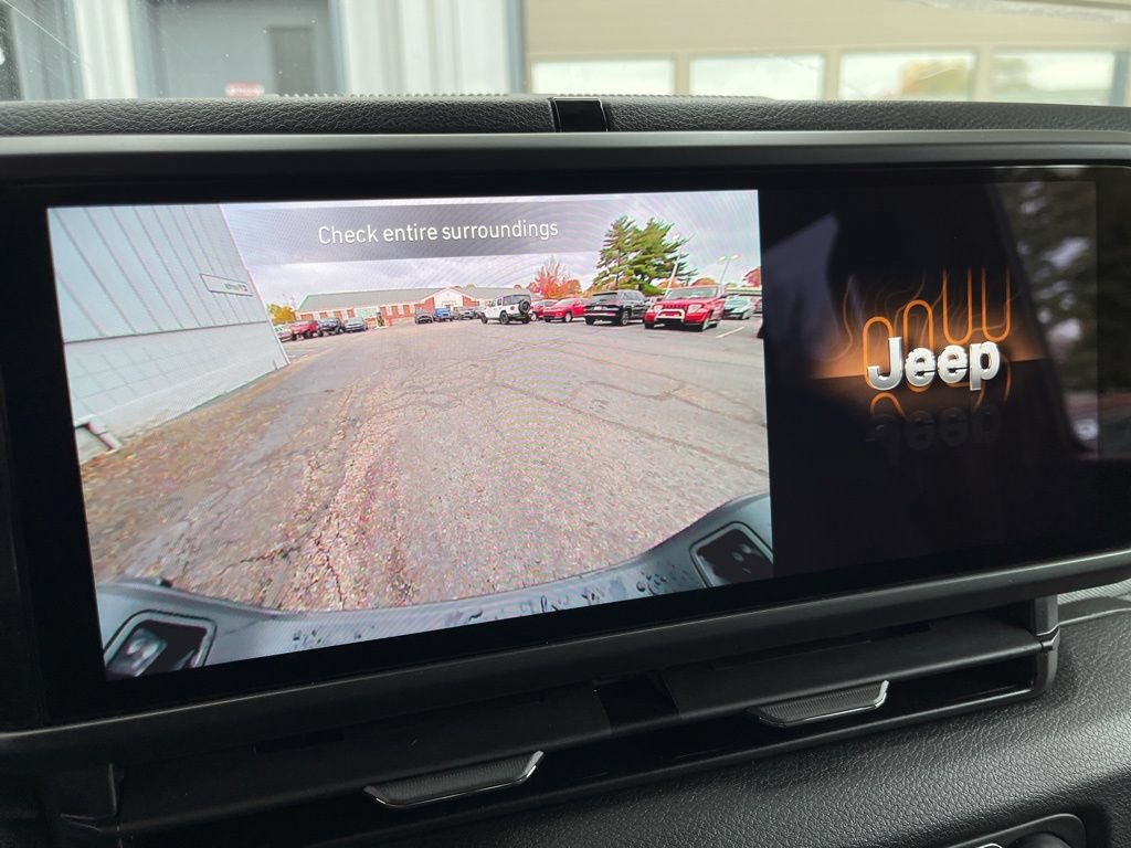 New 2026 Jeep Gladiator Sport AWD/4WD image 4