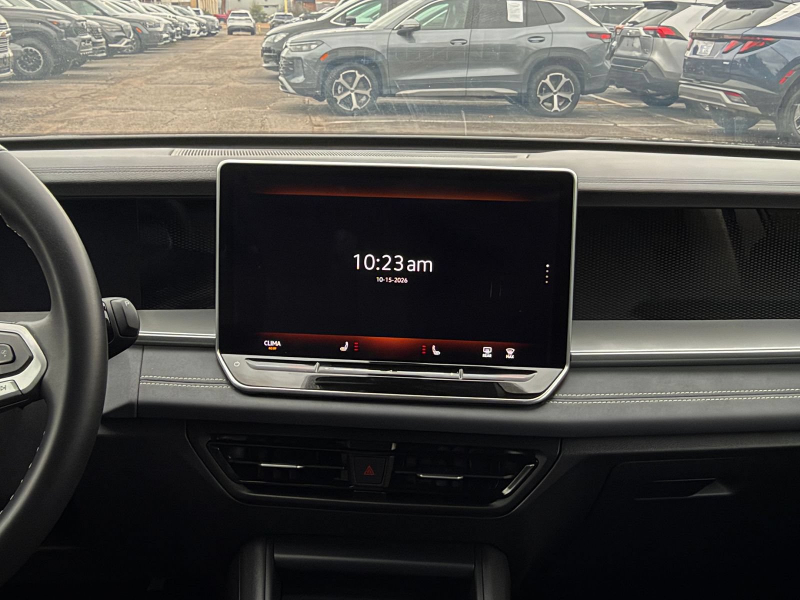 Used 2026 Volkswagen Tiguan SE AWD/4WD image 16