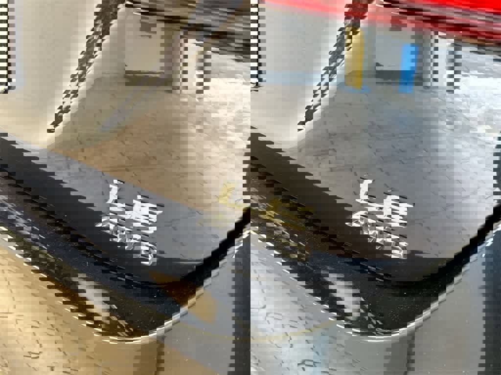 Used 2020 Toyota Camry LE image 11