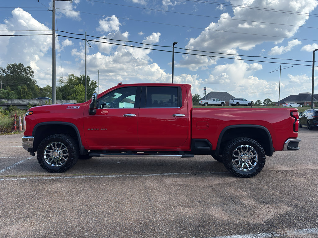 Used 2024 Chevrolet Silverado 2500 LTZ w/ LTZ Premium Package AWD/4WD image 5