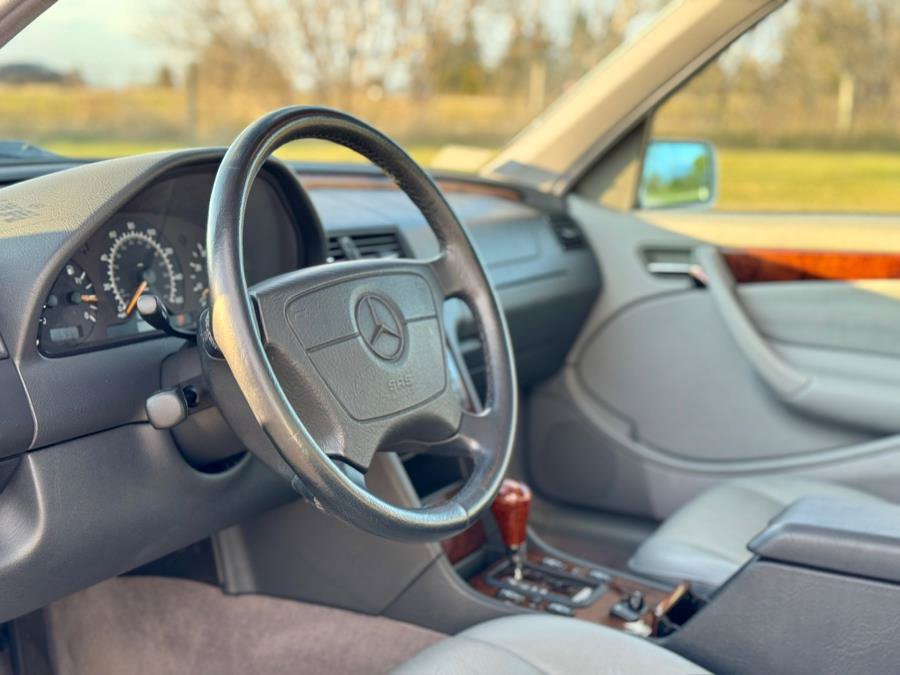 Used 1999 Mercedes-Benz C 230 image 39