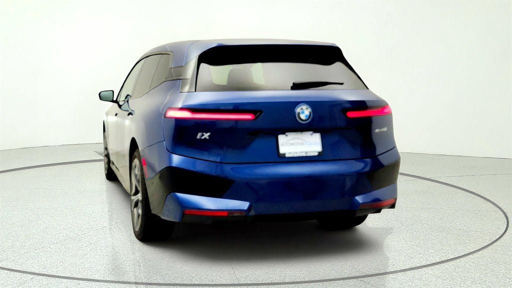 Used 2025 BMW iX xDrive50 w/ Sport Package AWD/4WD image 6