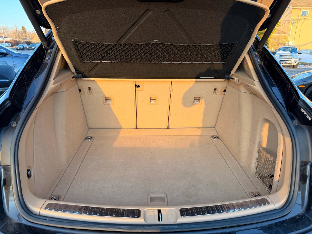 Used 2015 Porsche Macan S w/ Premium Package Plus image 19