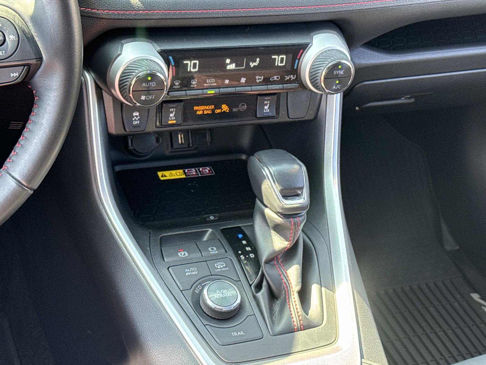 Used 2022 Toyota RAV4 XSE w/ Weather Package image 4