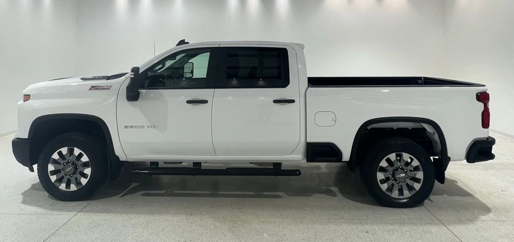 Used 2025 Chevrolet Silverado 2500 Custom w/ Custom Value Package AWD/4WD image 2