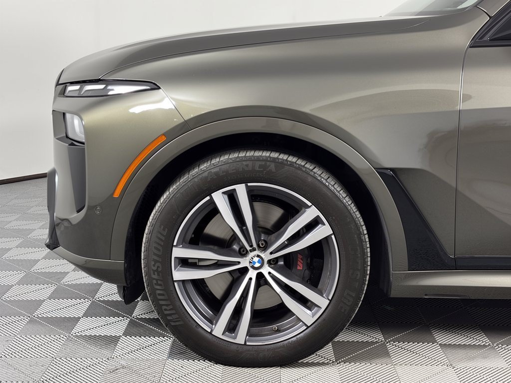 Used 2024 BMW X7 xDrive40i w/ M Sport Package AWD/4WD image 13