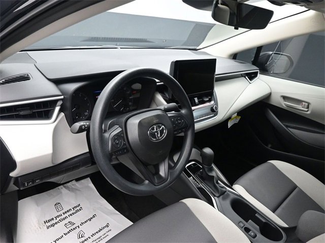 Used 2025 Toyota Corolla LE image 18