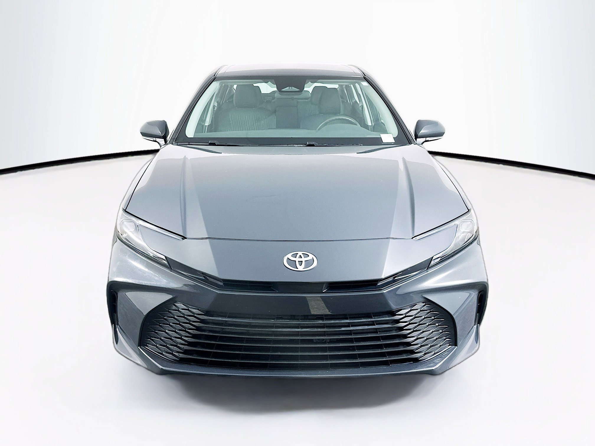 Used 2025 Toyota Camry LE image 2