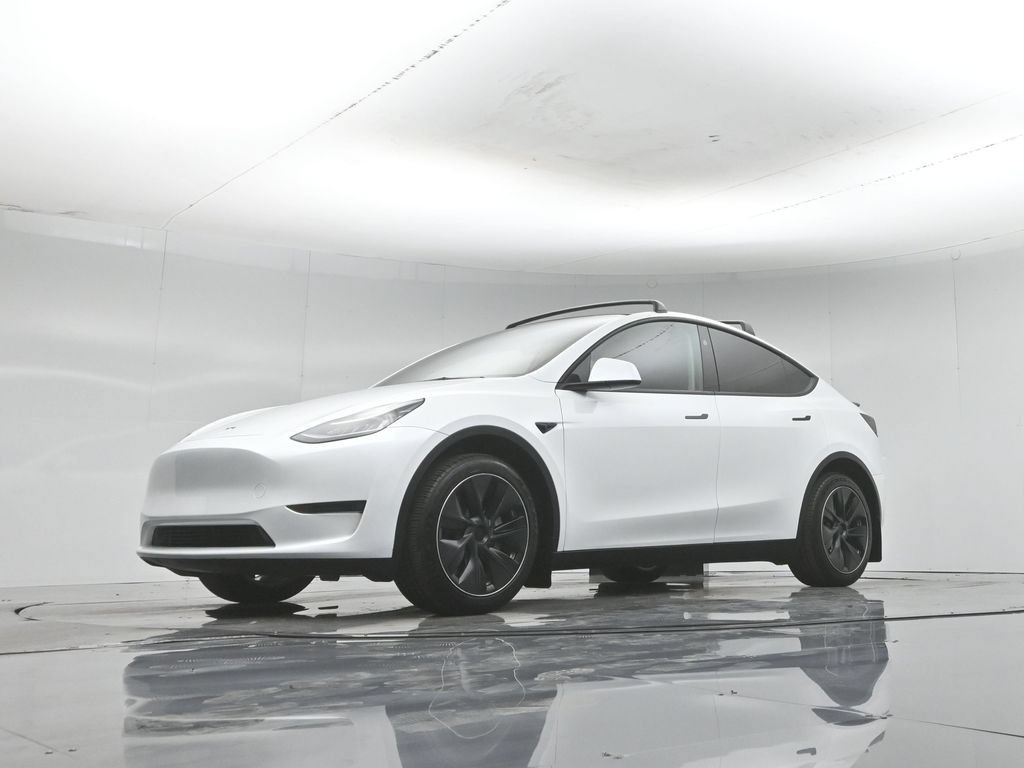 Used 2023 Tesla Model Y Long Range AWD/4WD image 41