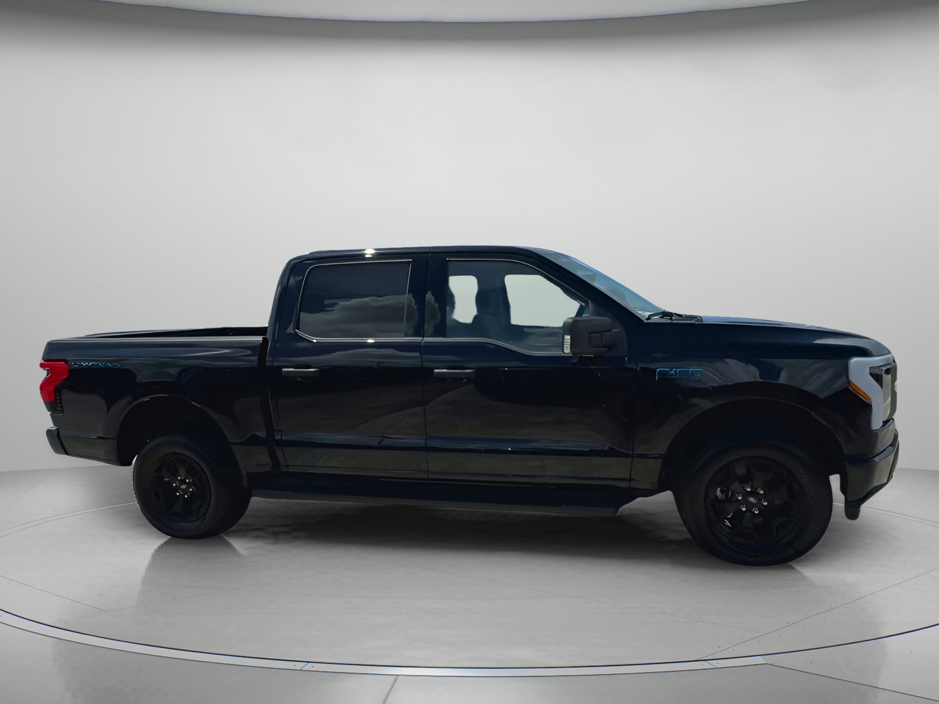 Used 2025 Ford F150 Lightning XLT image 34