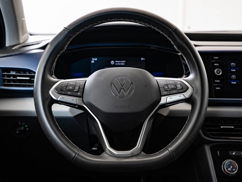 Used 2023 Volkswagen Taos SE w/ Panoramic Sunroof Package FWD image 40