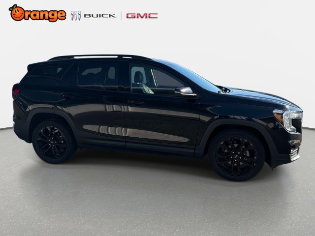 Used 2022 GMC Terrain SLT w/ Infotainment Package II FWD image 2