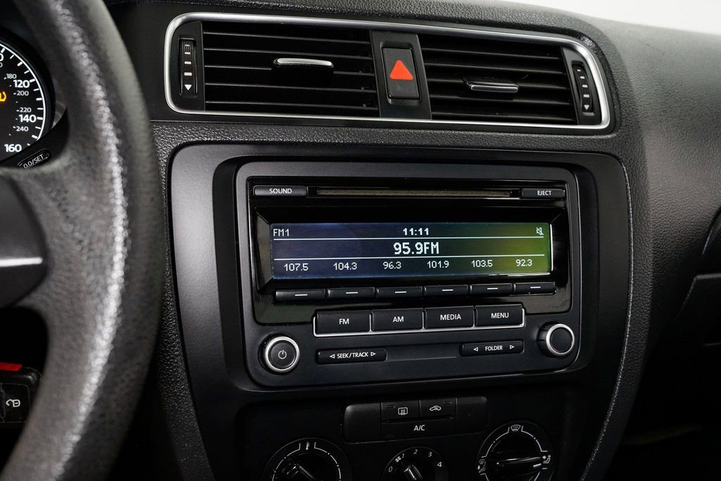 Used 2013 Volkswagen Jetta S image 12