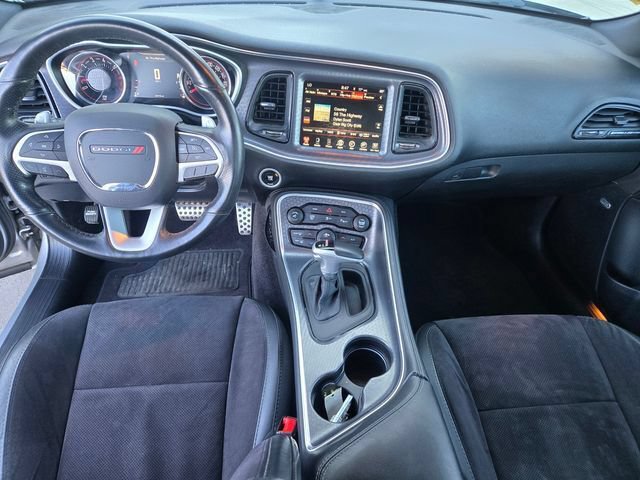 Used 2016 Dodge Challenger R/T Scat Pack w/ Leather Interior Group RWD image 11