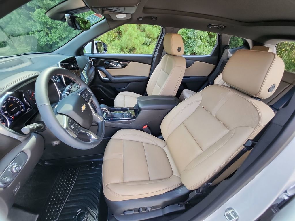 Certified 2025 Chevrolet Blazer Premier w/ Driver Confidence II Package image 25