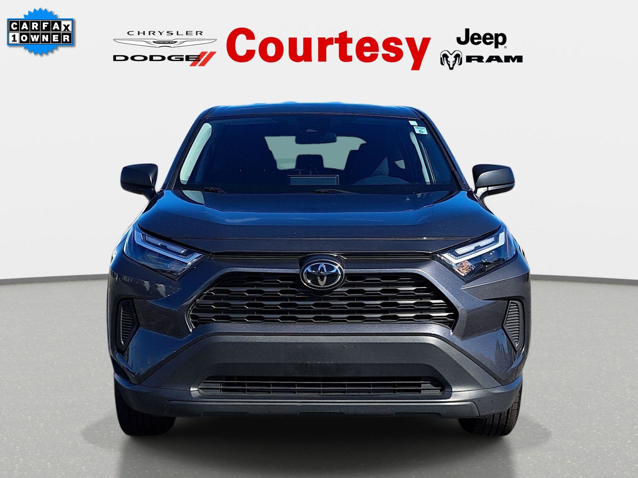 Used 2025 Toyota RAV4 LE AWD/4WD image 9