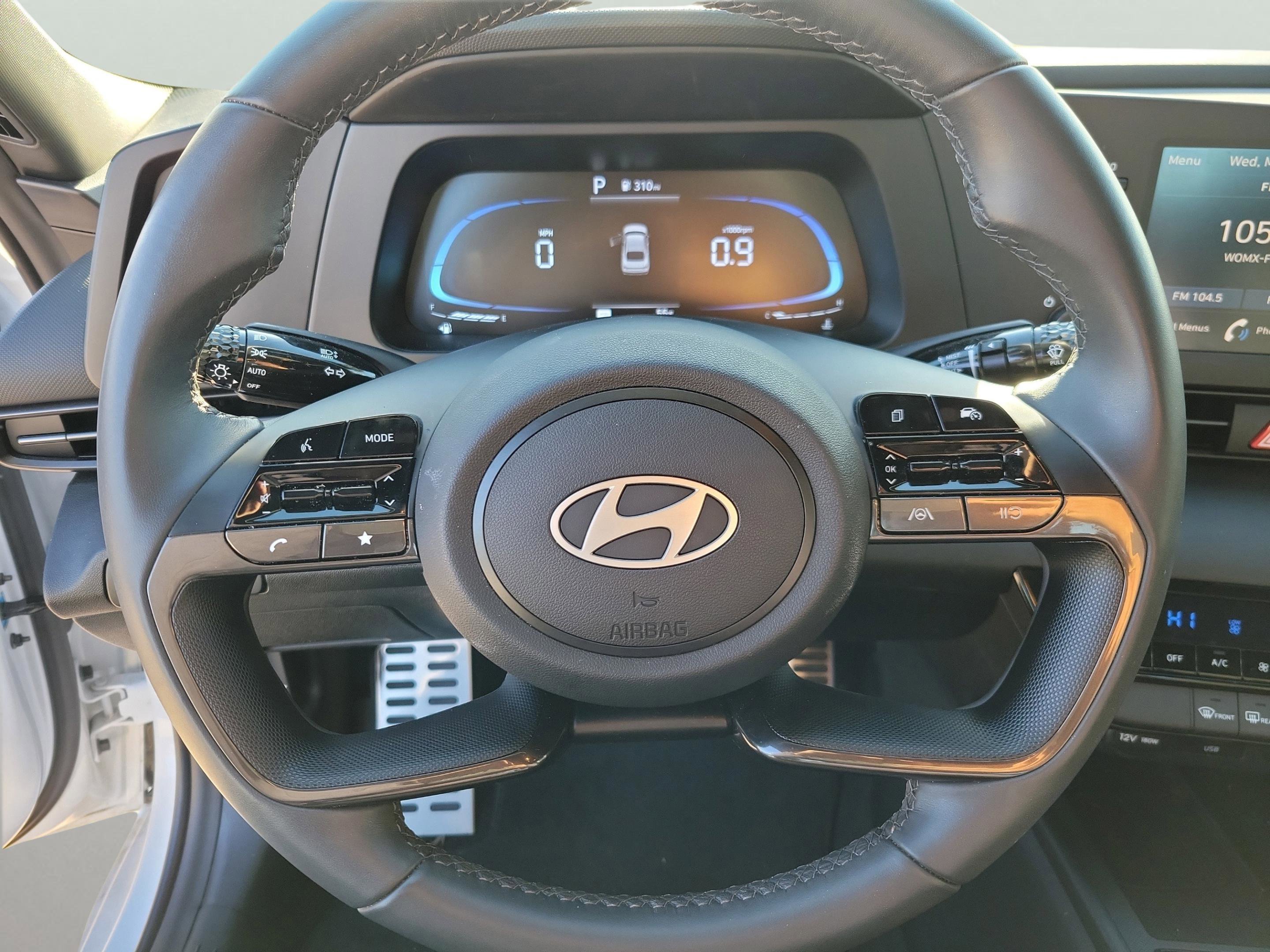 Certified 2025 Hyundai Elantra Sport image 17