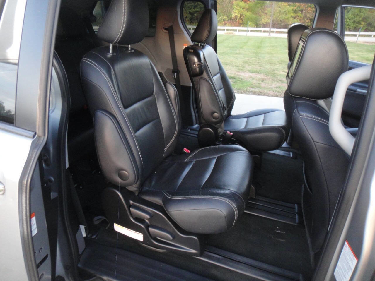 Used 2016 Toyota Sienna SE Premium image 20