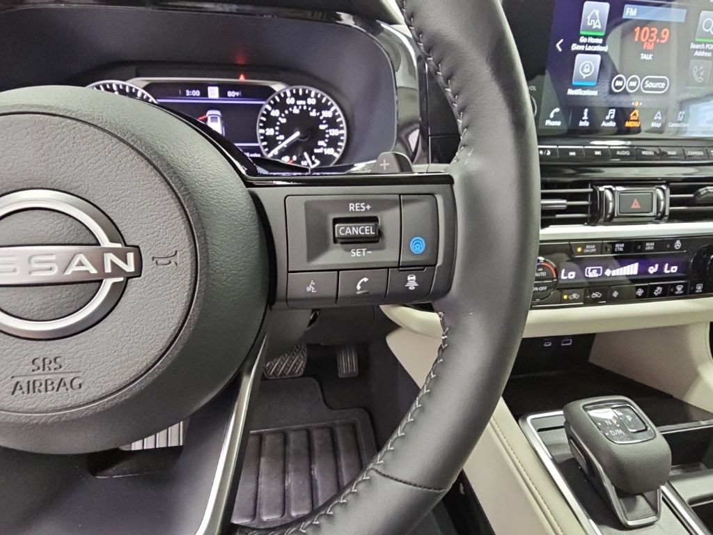 Used 2025 Nissan Pathfinder SL FWD image 25