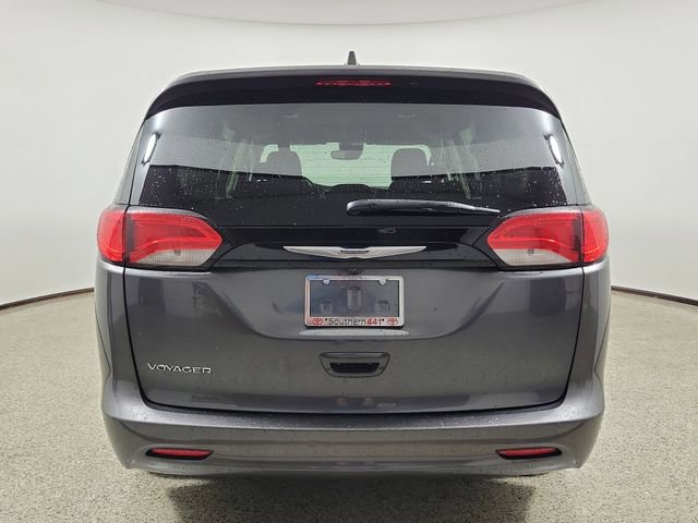 Used 2023 Chrysler Voyager LX FWD image 6