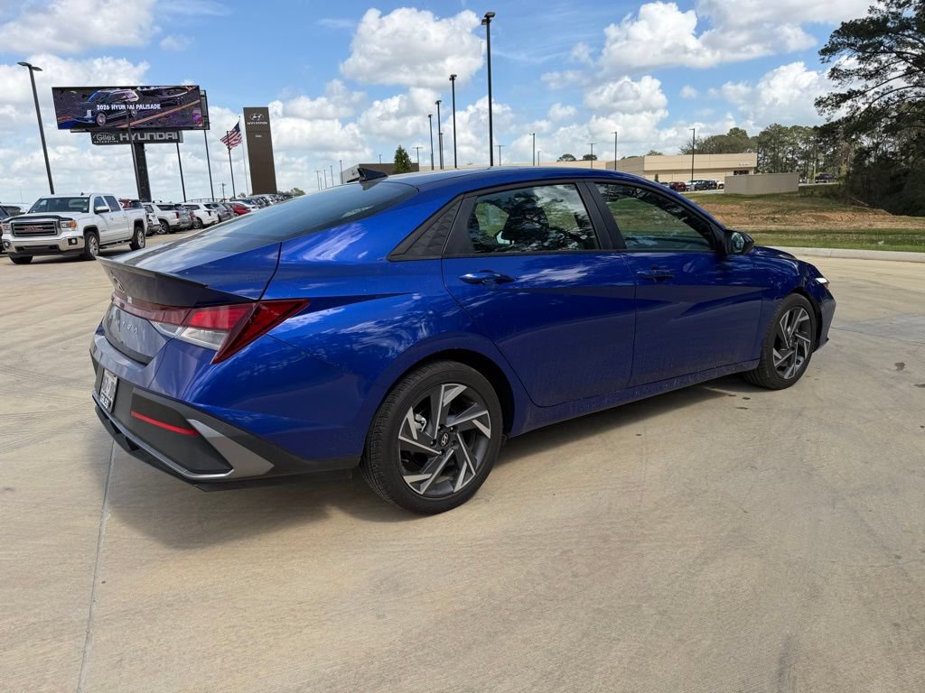 Certified 2025 Hyundai Elantra Sport FWD image 4