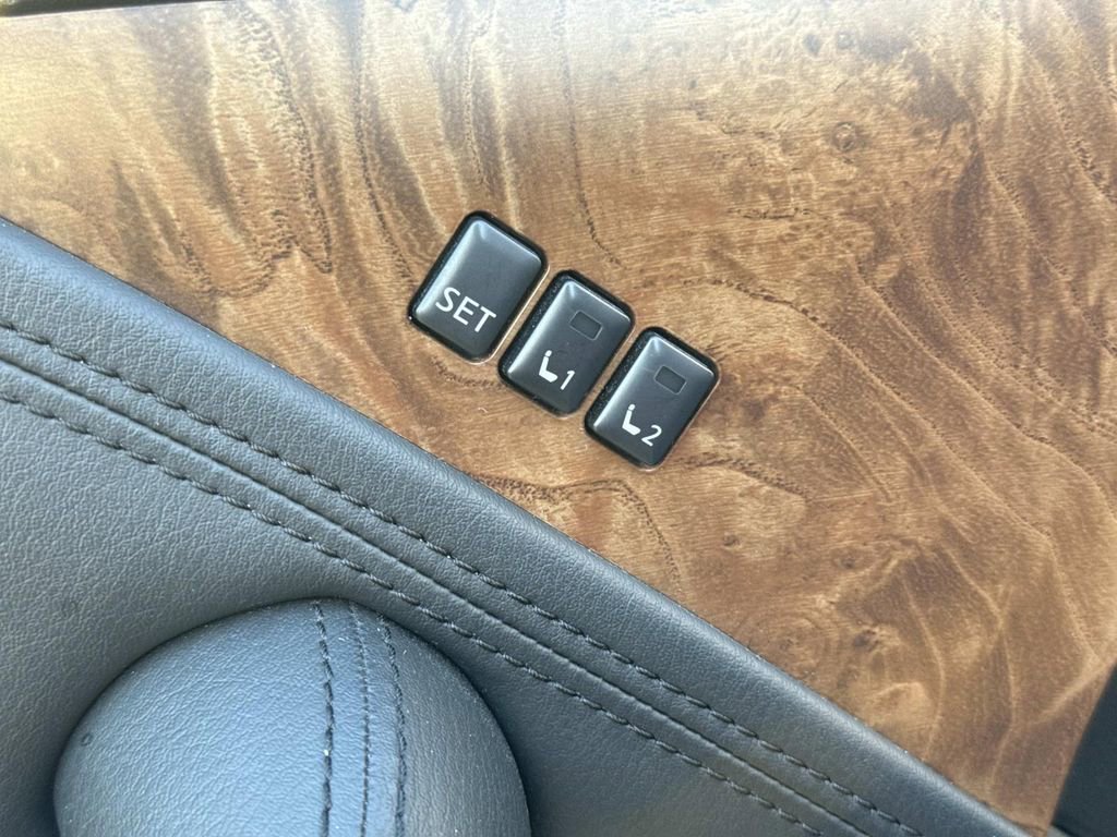 Used 2023 Nissan Armada SL w/ Captain's Chairs Package image 25