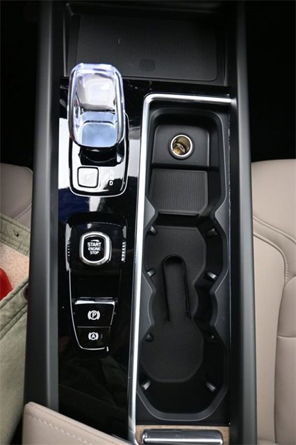 New 2026 Volvo XC60 B5 Core w/ Climate Package image 11